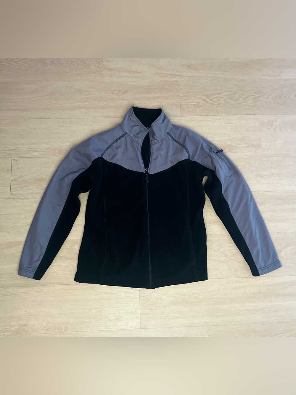 Snozu Women’s Black Fleece Jacket